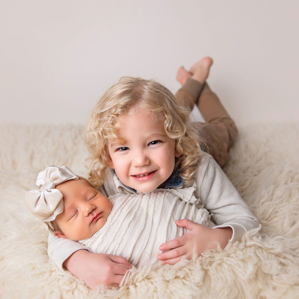 Sibling Newborn Photographer Austin, Texas