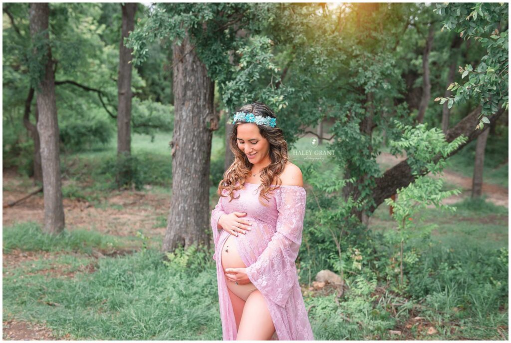 Maternity photographer in Austin