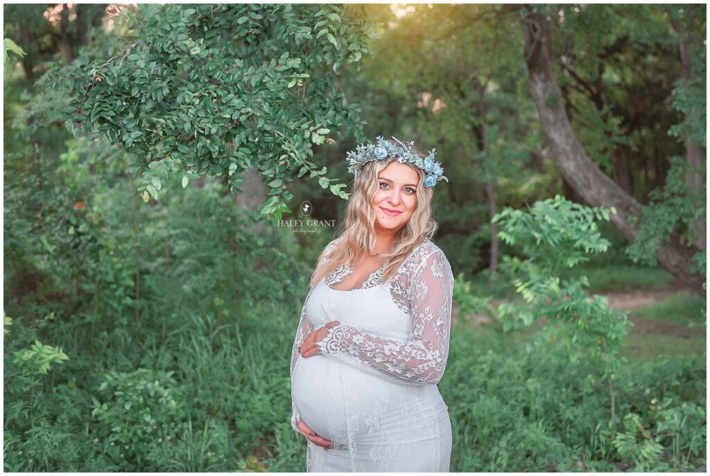 Maternity photographer in Austin