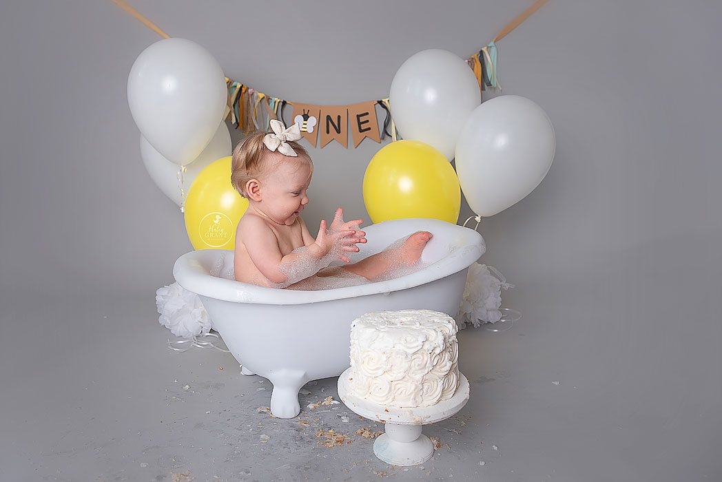 First Birthday Cake Smash Photographer Austin TX | Good to Bee One!