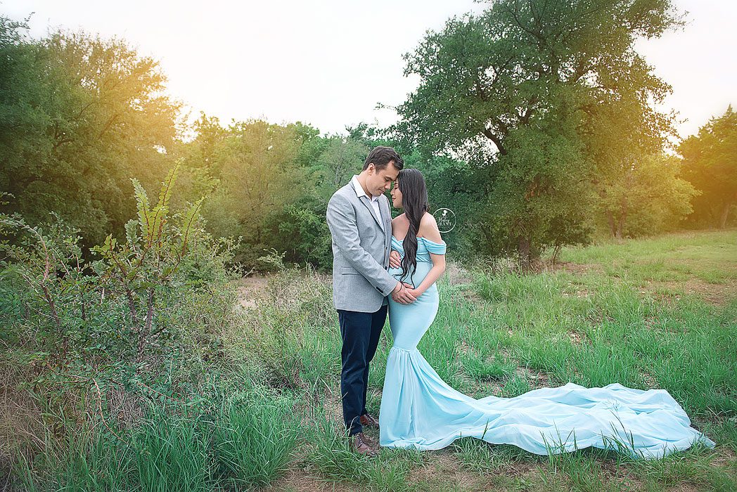 Maternity Photographer Austin | Outdoor Family Photography