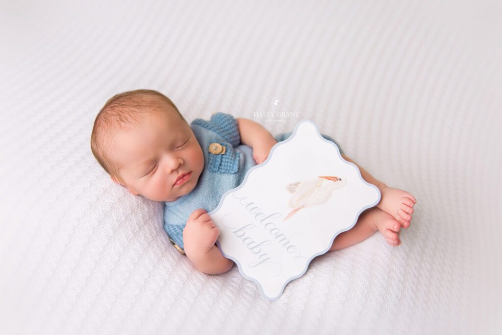 Cedar Park Texas Newborn Photographer offering adorable professional newborn photos to new parents in Austin with a cozy studio setting.